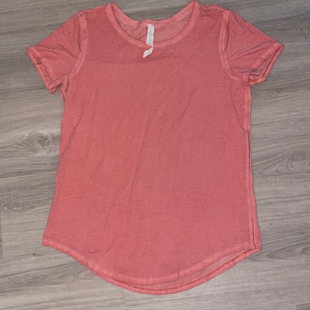 Lululemon Tee (Peachy Color) ADORABLE ON!!